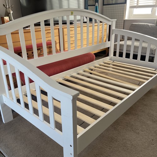 Elegant wooden day bed - day,